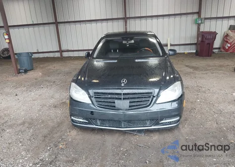 2012 Mercedes-Benz S 550 4Matic z USA, uszkodzony, nr VIN WDDNG9EB4CA422146